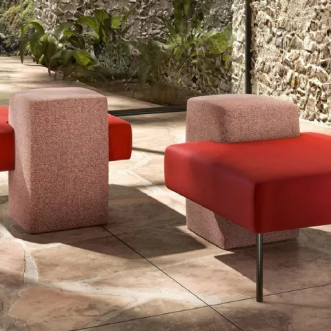 Pouf di design in tessuto Mark di Doimo Salotti