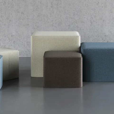 Pouf in tessuto disponibile in cinque misure diverse Porter di Doimo Salotti