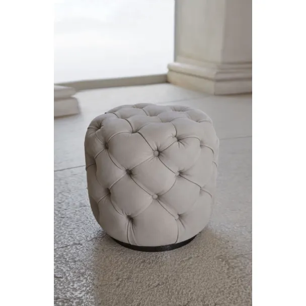 Pouf Paris in pelle trapuntata di Conte