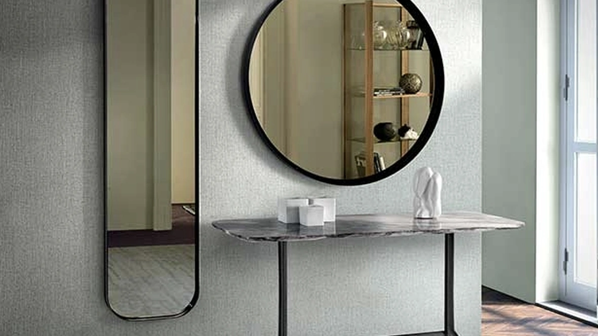 Specchio bronzato dalle diverse forme con cornice in metallo Ron di Pacini e Cappellini