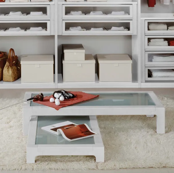 Tavolino Iride line con top in vetro e struttura in legno laccato bianco di Fratelli Elli