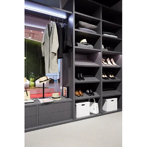 Cabina Armadio in melaminico grigio con struttura autoportante Tube di Erba