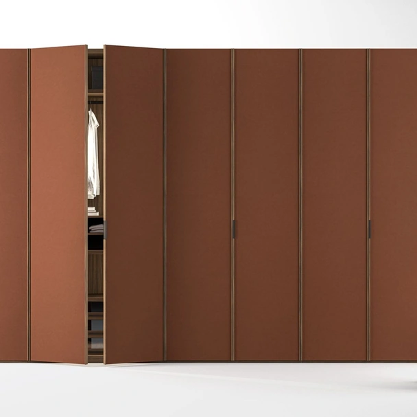 Armadio rivestito in tecnopelle Kyoto di Tagliabue Mobili