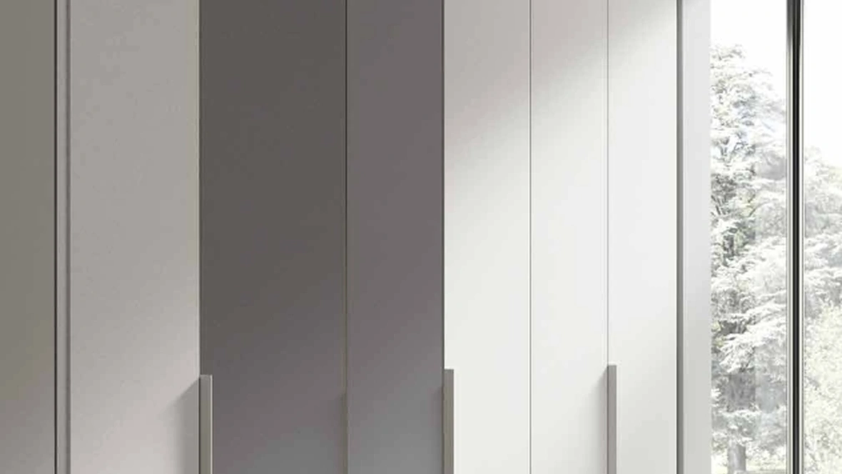 Armadio con ante battenti System Basic Alaska e Grigio di Artigianmobili