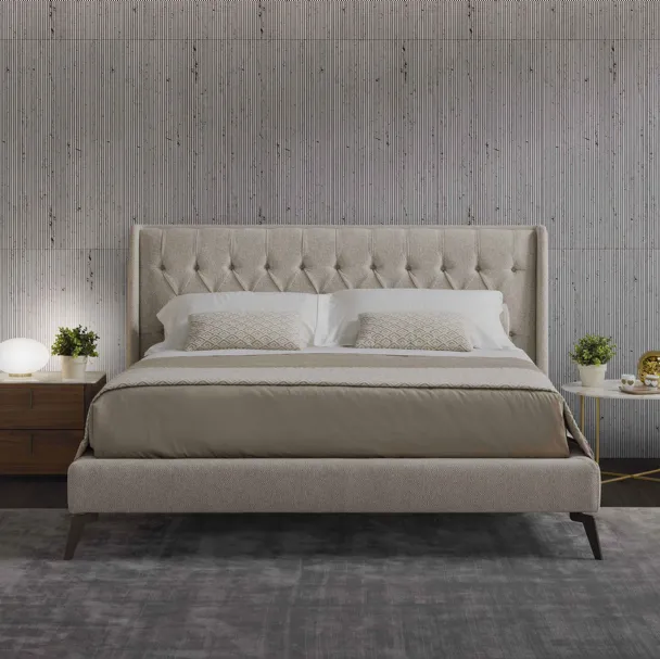 Letto matrimoniale in tessuto Queen di Conte