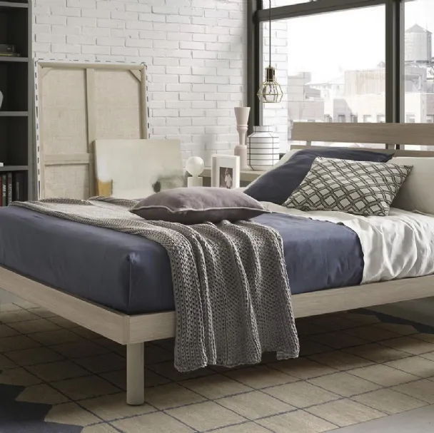 Letto con Giroletto in Legno di Ime Arredamenti