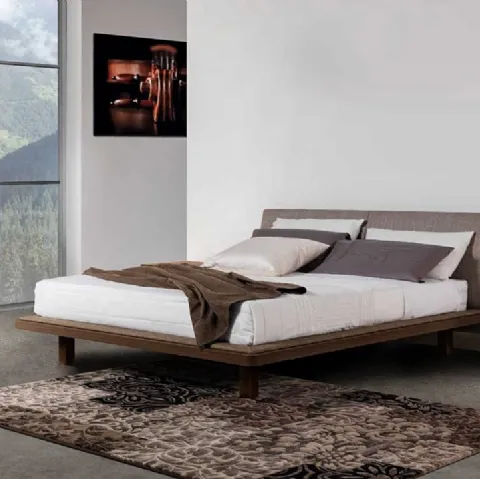 Letto in legno con testiera in tessuto imbottito Khloe di Fratelli Elli
