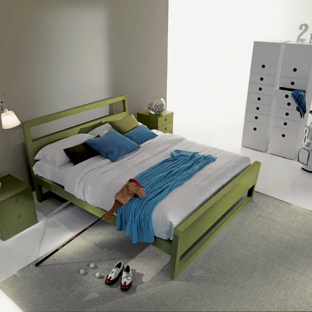 Letto in legno con testiera e box contenitore sollevato da terra Feel di Fimar