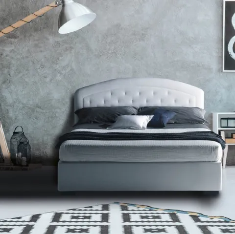 Letto Moorea in tessuto con testiera trapuntata di Milano Bedding