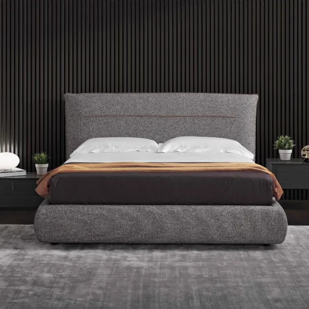 Letto con giroletto in tessuto imbottito Rania di Conte