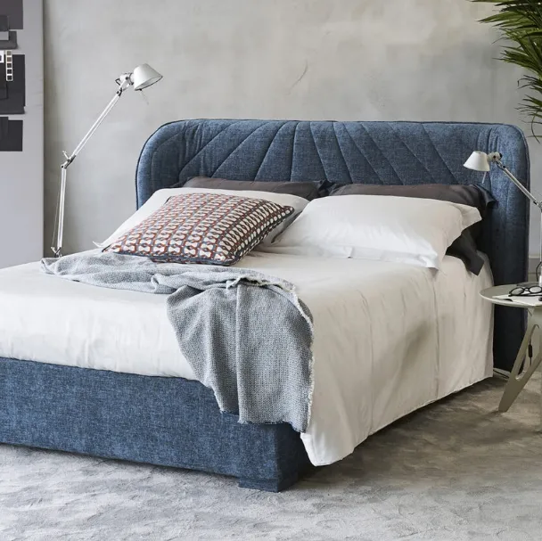 Letto imbottito Victoria con testiera curva di Milano Bedding