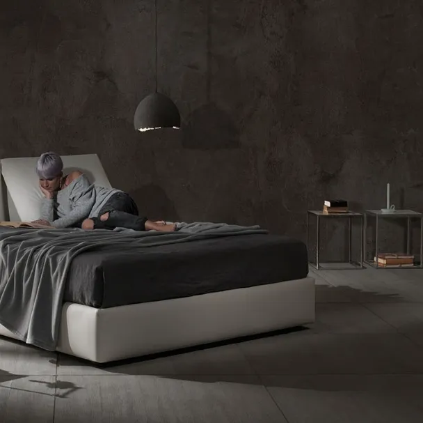 Letto con contenitore e testiera relax Zoe tre Ring 28 di Excò