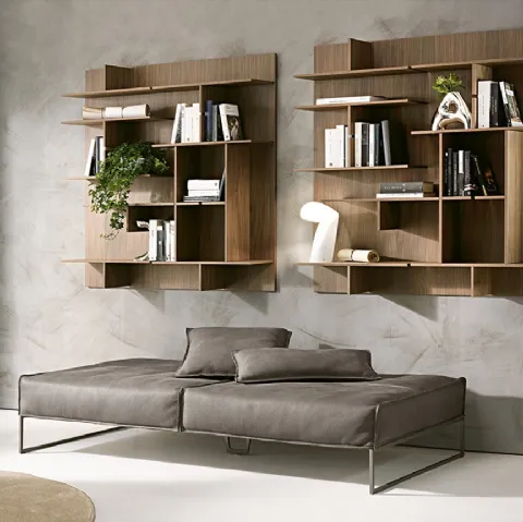 Libreria sospesa componibile, moderna e originale, perfetta per arredare con gusto sia nel singolo modulo che in composizione, Maze di Pacini e Cappellini