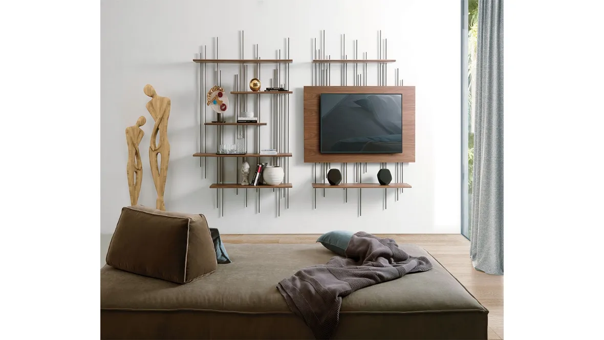 Mobile Porta Tv personalizzabile con libreria con mensole in legno e metallo verniciato Tube di Pacini e Cappellini
