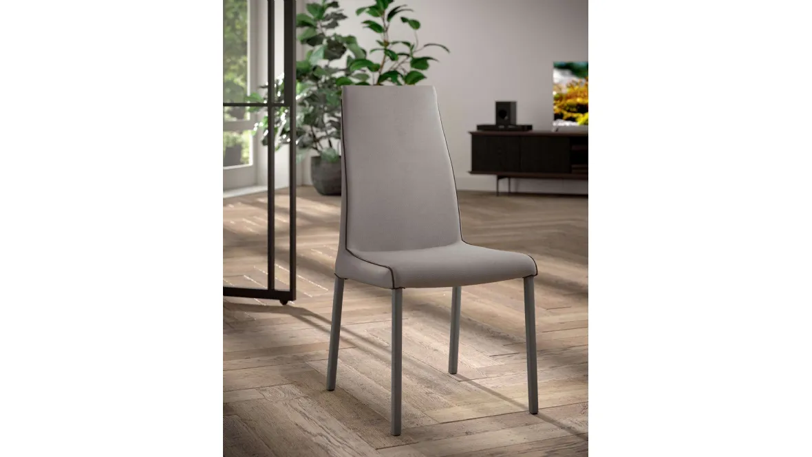 Sedia in pelle Blitz di Ozzio