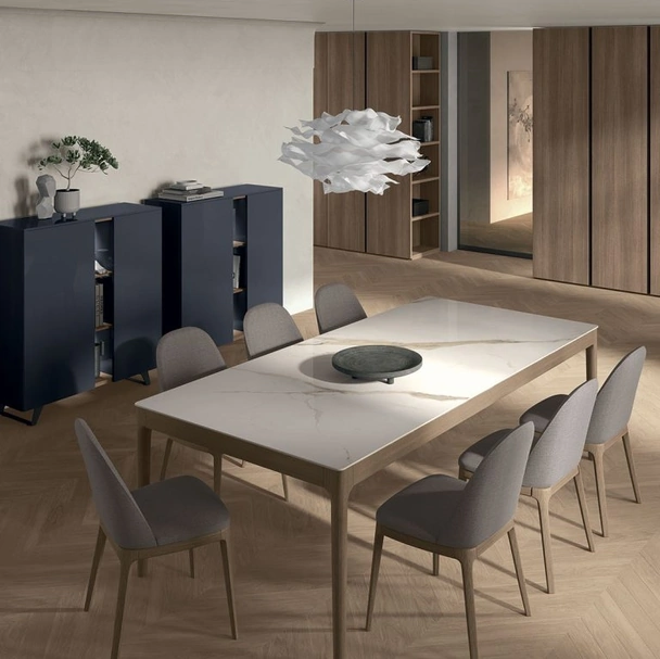 Sedia Dada in tessuto e legno di Tomasella