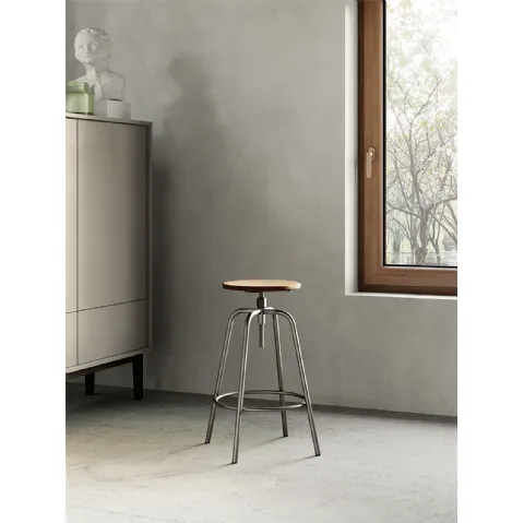 Sgabello Polaris con struttura in metallo verniciato e seduta in legno di Arredo3