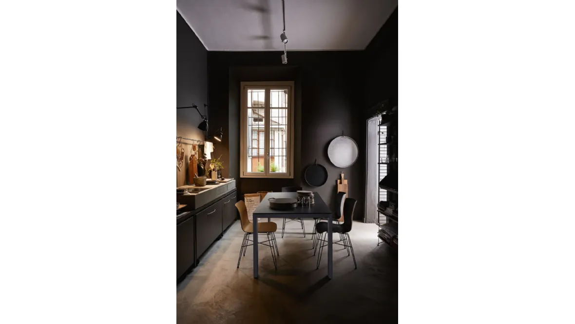 Tavolo allungabile con top in laminato e struttura in alluminio verniciato Level di Colico