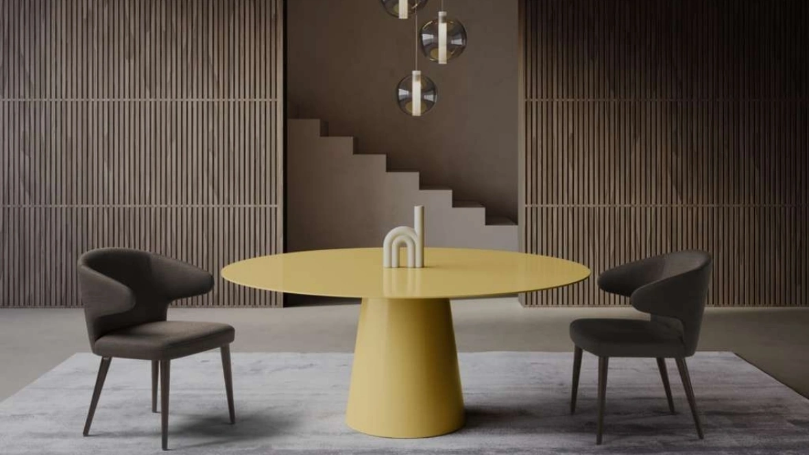 Tavolo Shell laccato di Pacini e Cappellini