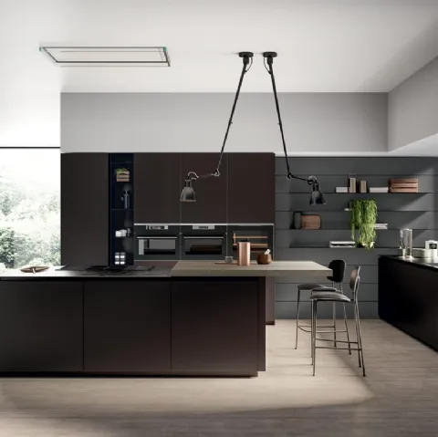 Cucina Moderna con isola in vetro opaco Caffè e penisola in impiallacciato Rovere safari Glass 2 0 di Arredo3