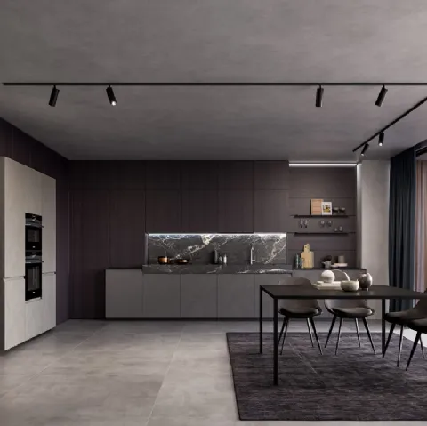 Cucina Moderna lineare in laminato Resina Cromo e impiallacciato Coke con top in ceramica effetto Marmo Nero rigato Wega di Arredo3